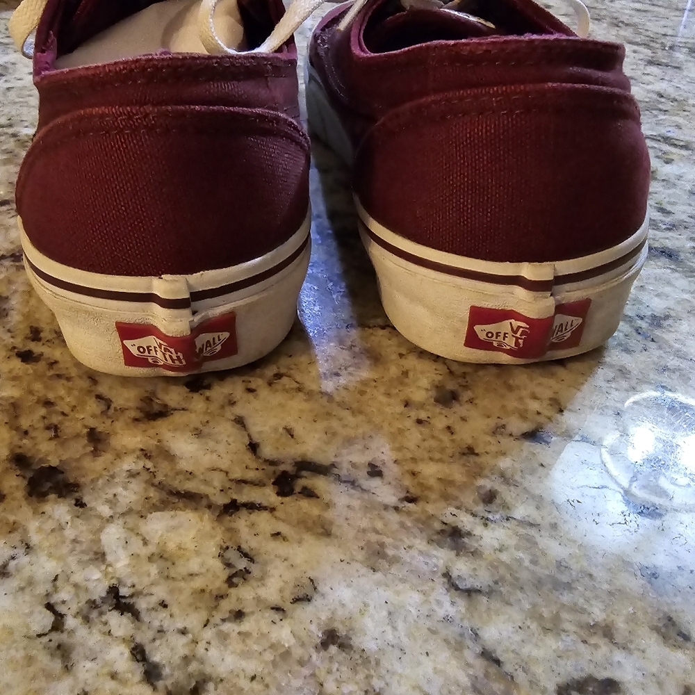 Vans - Picture 3 of 6